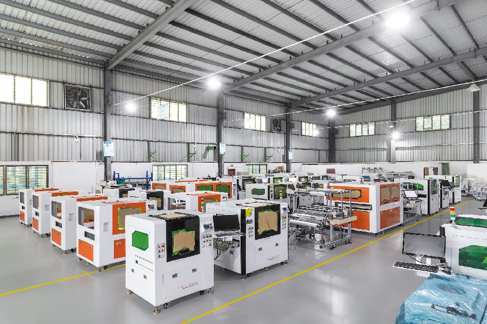万象城手机网页版登录入口-激光机车间